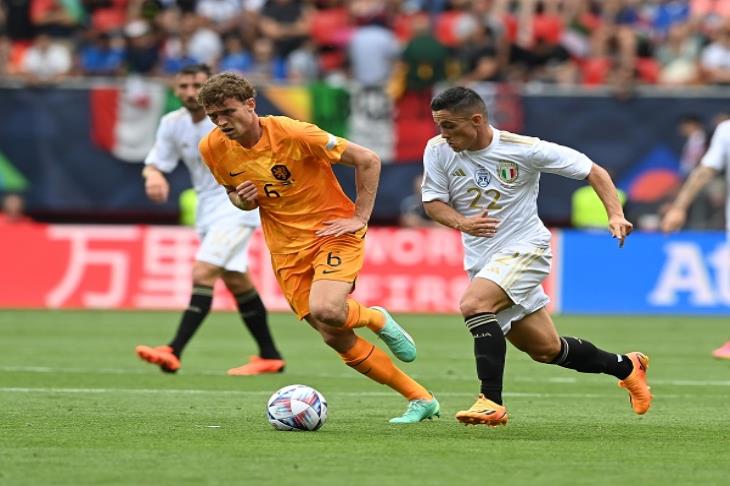 من مباراة إيطاليا وهولندا